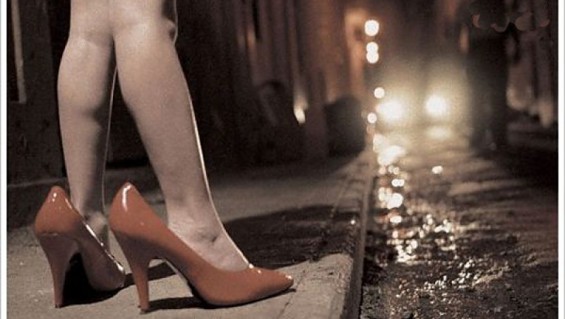 Moscas sobre cenizas