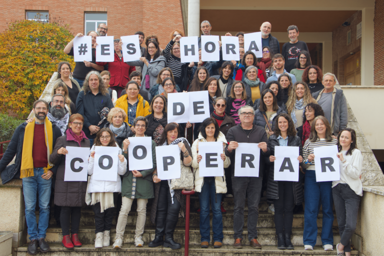 foto familia es hora de cooperar 768x512 1