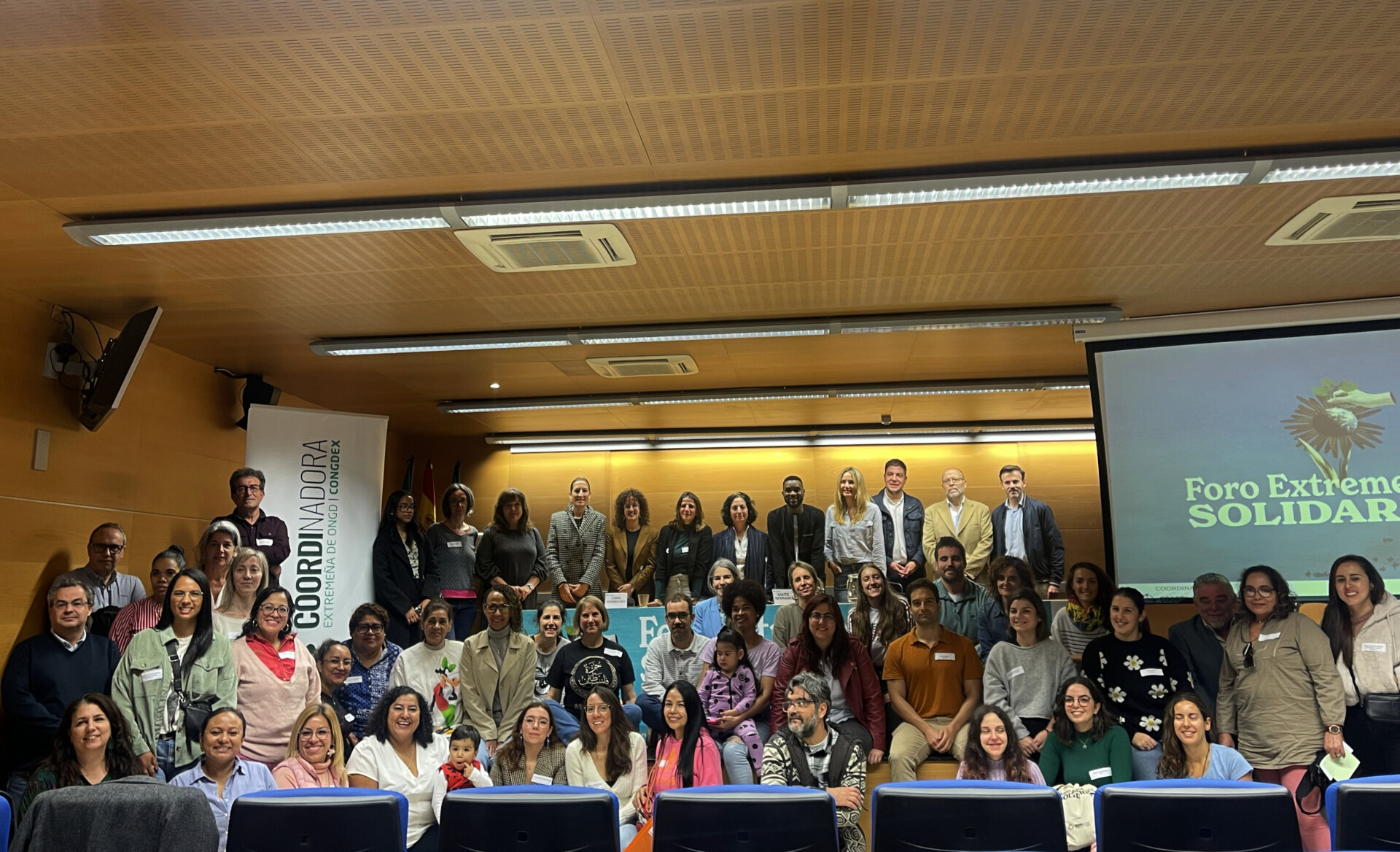 La exposición de fotografías SEMILLAS llega al funcionariado extremeño